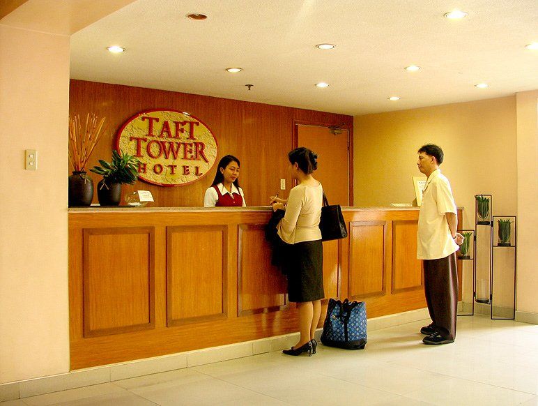 ホテル タフト タワー マニラ マニラ市 エクステリア 写真